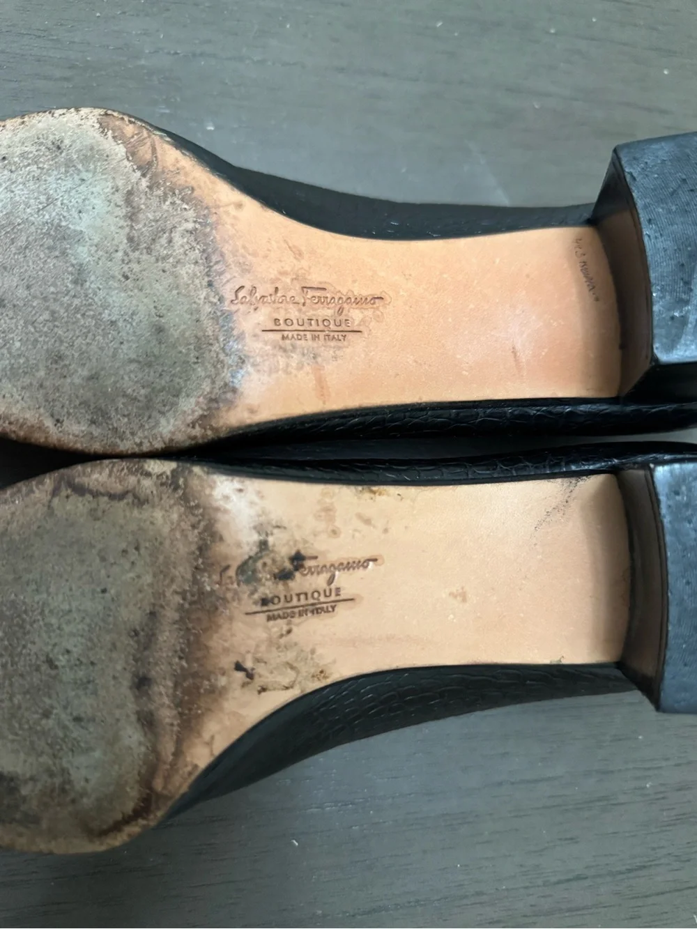 Vintage Salvatore Ferragamo boutique crocodile embossed leather size 8.5